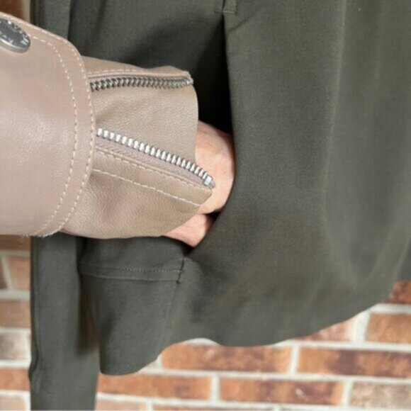 Lululemon  * On-Track Crew Sweatshirt   Top Dark Olive EUC size 12 - Picture 7 of 16